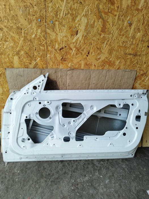 Врата за БМВ Ф 32/33 повредена