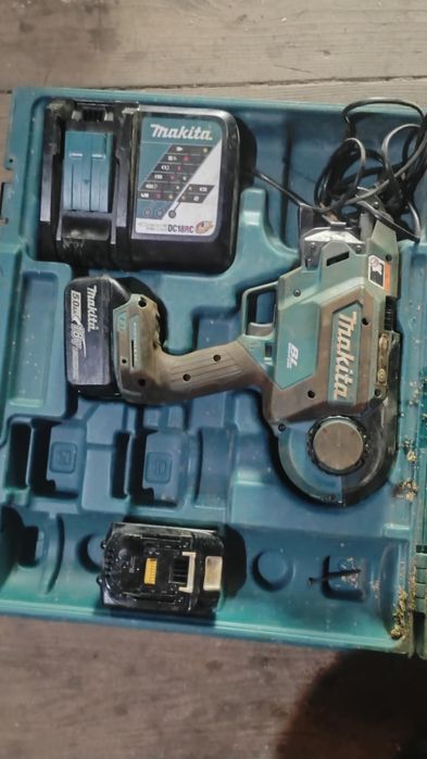 Pistol de legat fier