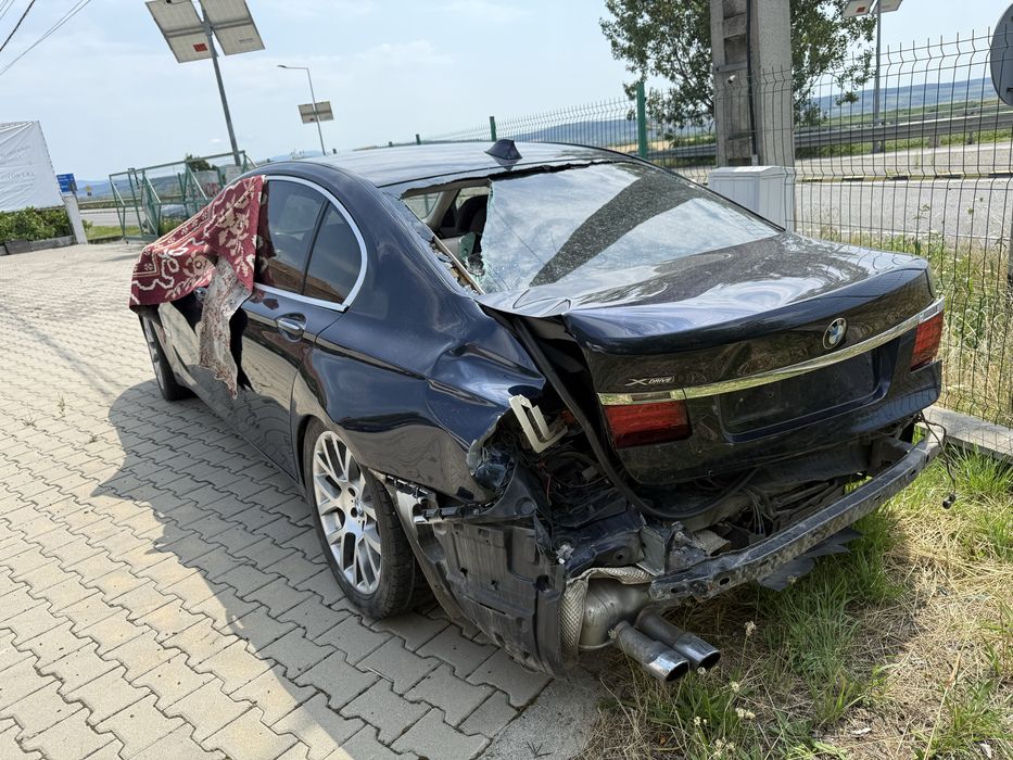 Dezmembrez bmw seria7 f01 X-drive 258cp an 2013 facelift!!!