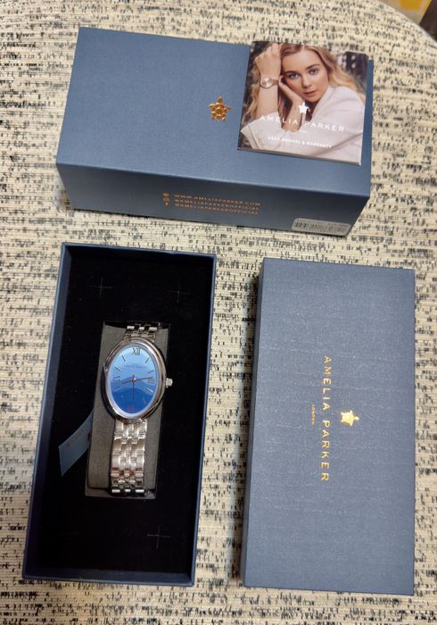 Amelia Parker. Нов часовник