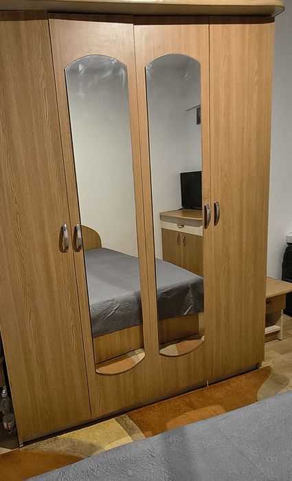 Dormitor întreg stare buna