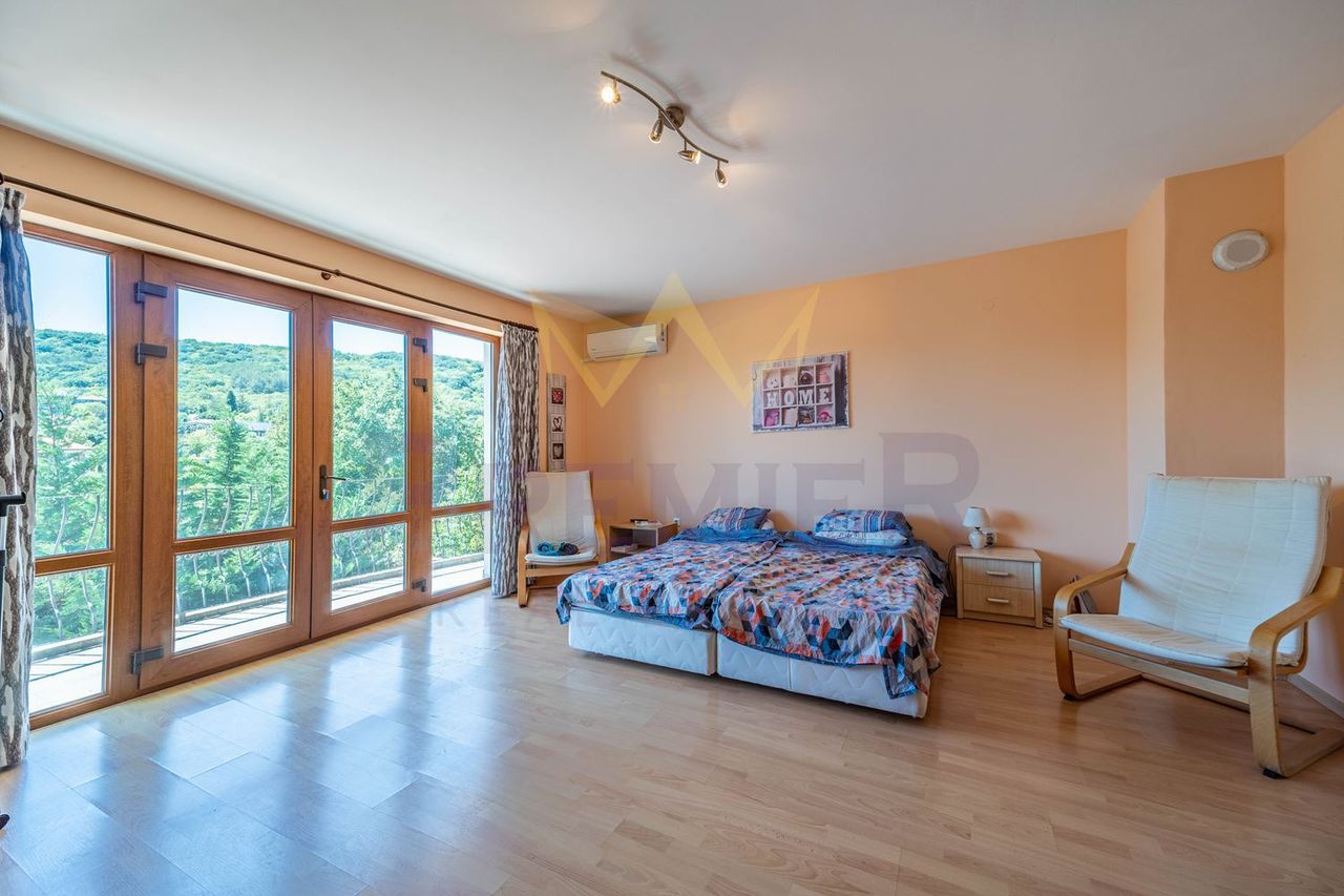 Продава се Къща в Балчик - 185 кв.м за 946 €/кв.м - Снимка #4