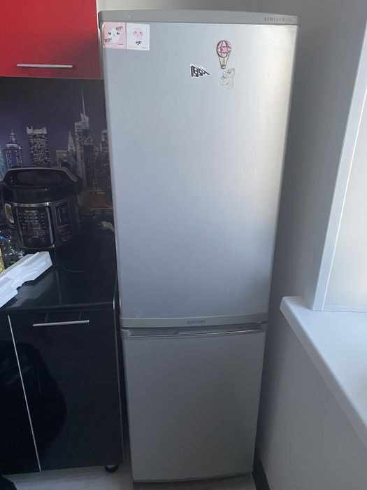 Продаю холодильник на запчасти