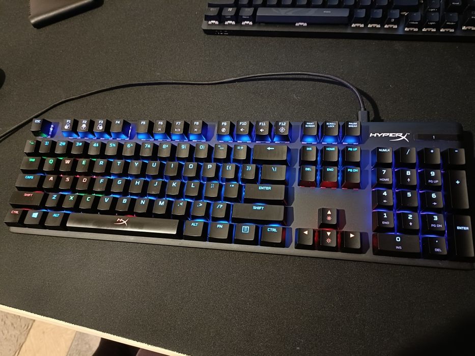 Tastatura mecanica hyperx alloy origins gaming red switch