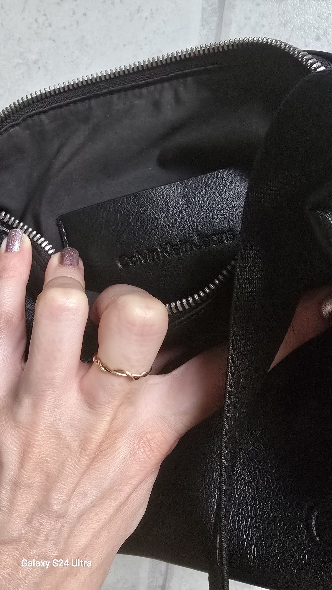 Calvin Klein чанта