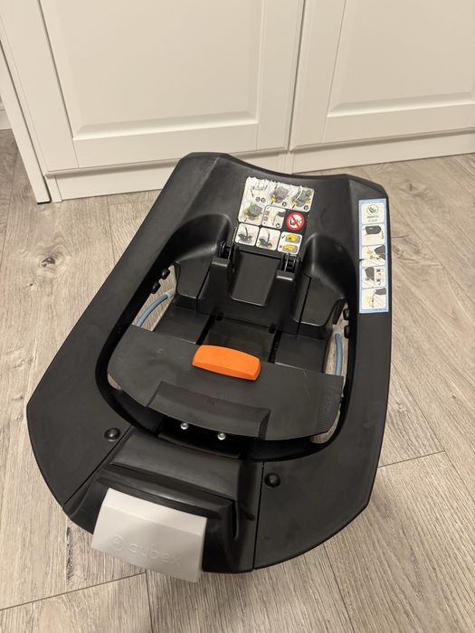 Vand scoica bebelusi Cybex Anton 5 + baza isofix  Cybex Anton base