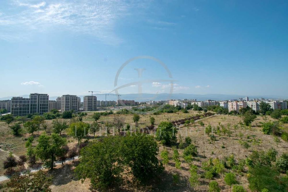 Реф. 2368 Тристаен парк ЛАУТА