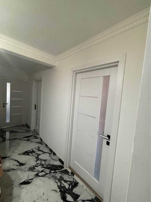 Vând apartament 3 camere – Zona Str. Bucuresti