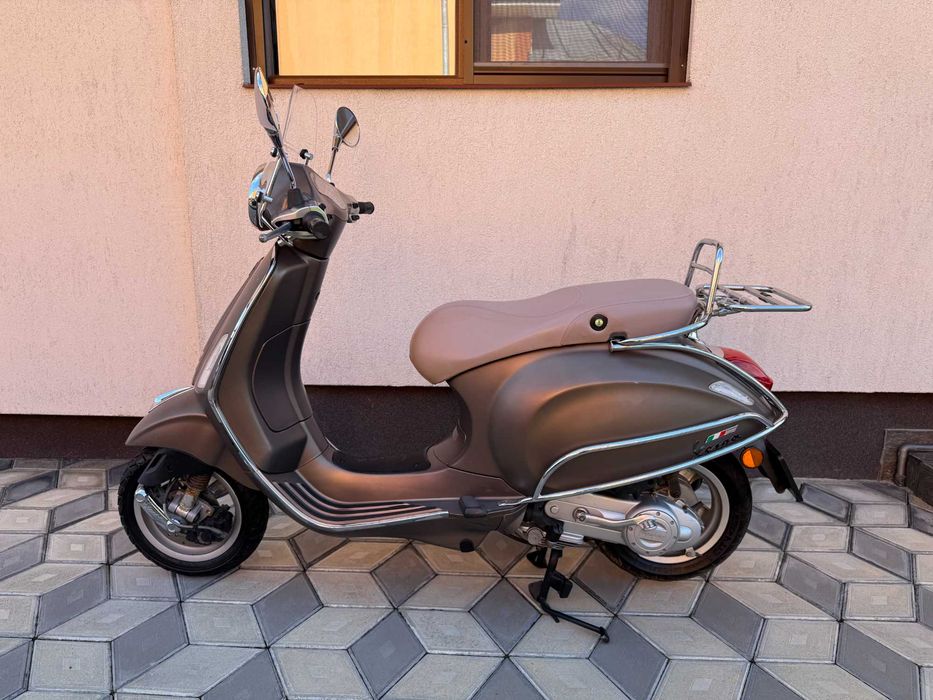 Vespa Primavera 50 cc 4T - 8000 km - se conduce fara permis