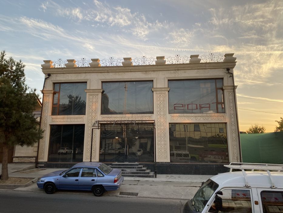 Продается здание у дороги в Мирзо-Улугбекском районе Ташкента