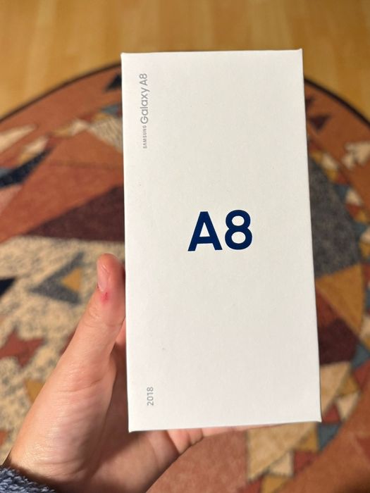 Vând Samsung A8, stare foarte bună