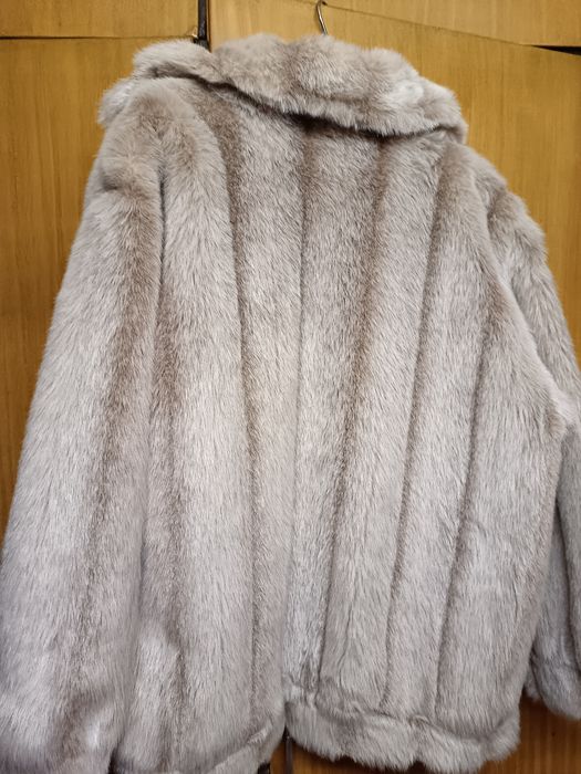 Палто с косъм бежово