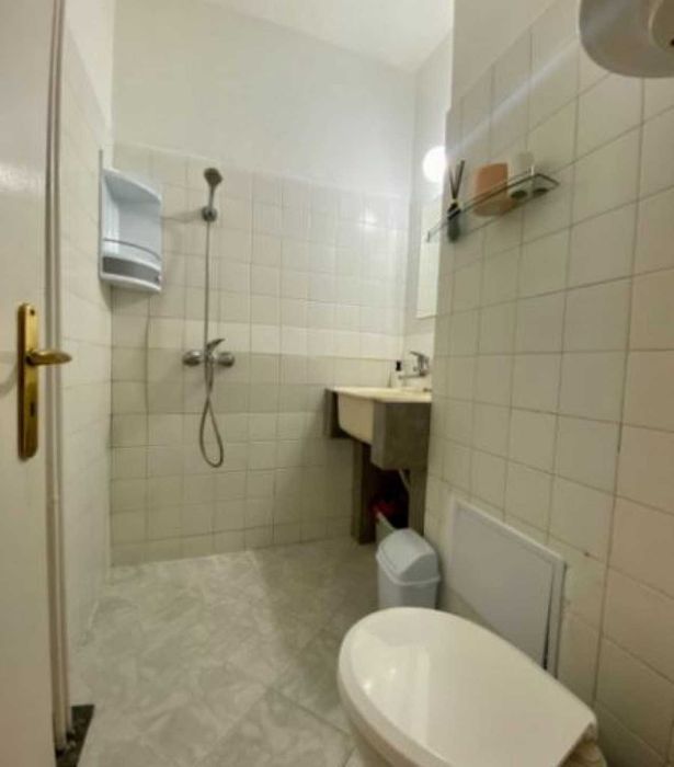 Продава се Едностаен апартамент в Пловдив, Център - 34 кв.м за 1442 €/кв.м - Снимка #8