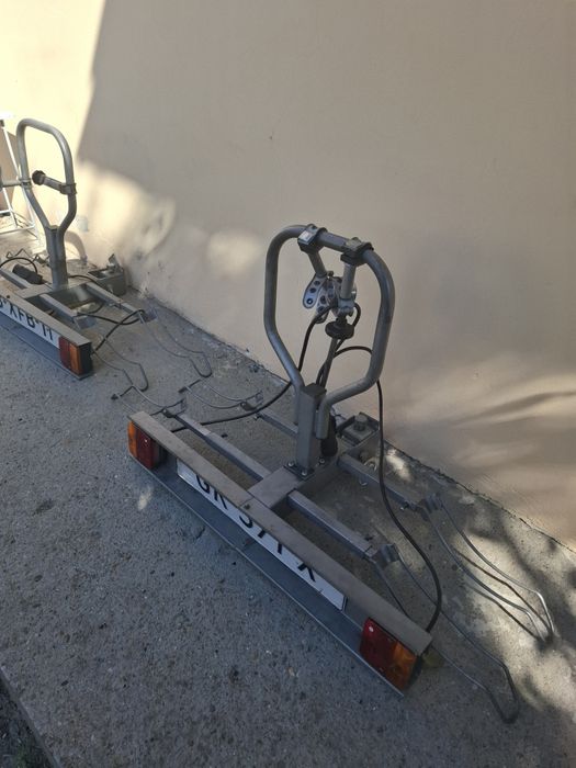 Suport 2 biciclete pentru carlig de remorcare cu instalatie electrica
