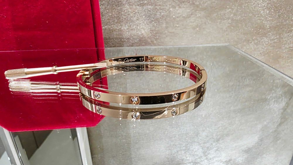 CARTIER Love Rose Gold 10 Diamonds Small Model Гривна с Отверка