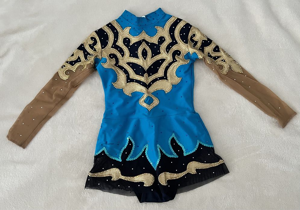 Продам гимнастический костюм