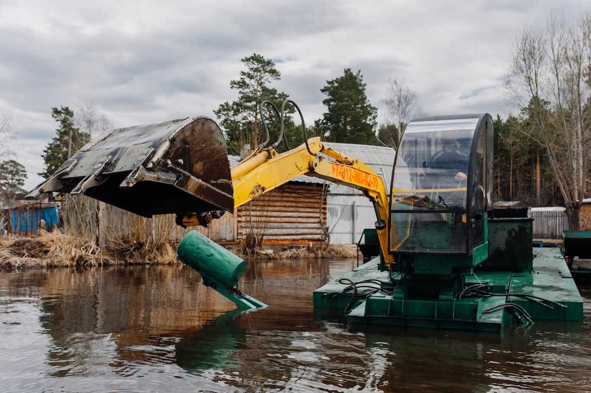 Экскаватор амфибия Komatsu