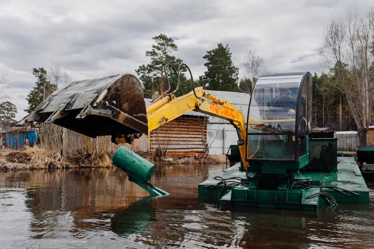 Экскаватор амфибия Komatsu