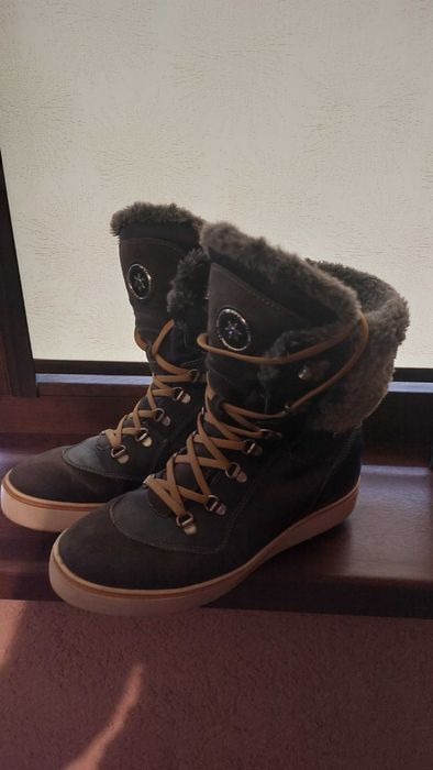 Cizme de zăpadă nr 40 conditii foarte bune