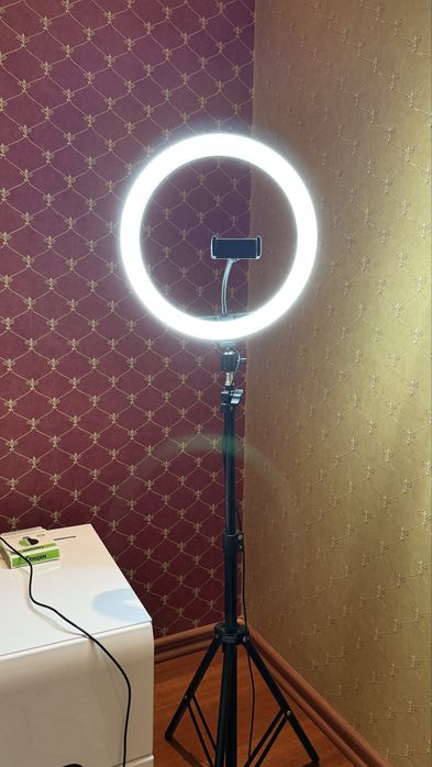 Кольцевая лампа с держателем для телефона и пультом