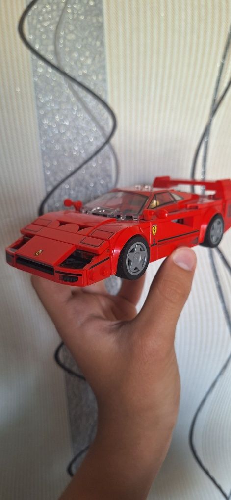 Продам оригинальный Lego Ferrari f40 от коллекции Speed Champions