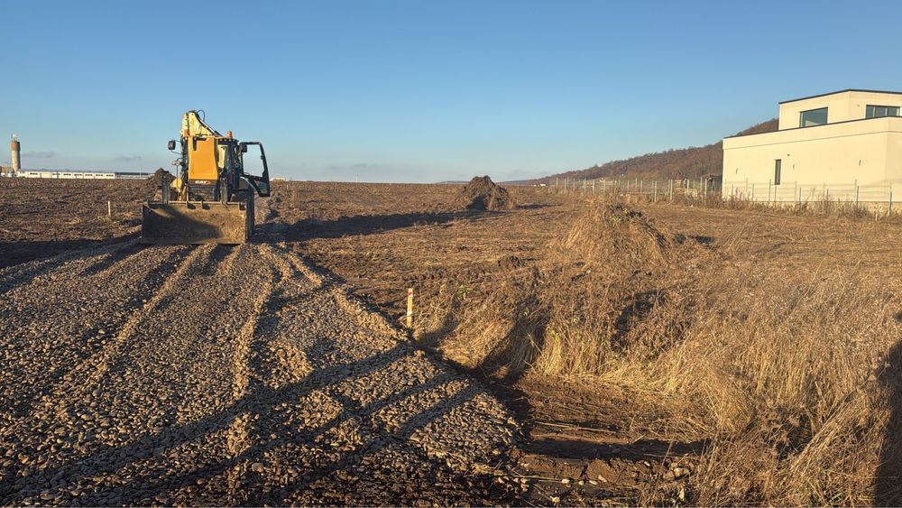 Vind 6 parcele de pamant