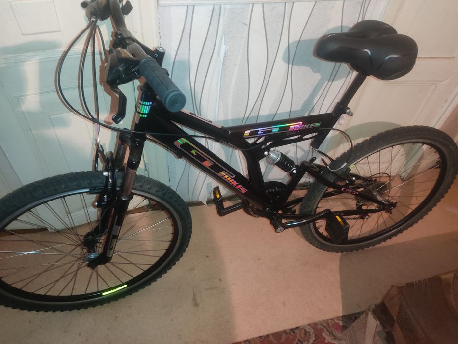 Двухподвес на 26 дюймовых колесах в хорошем состоянии