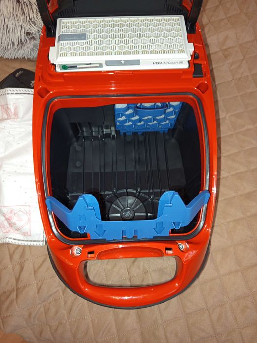 Прахосмукачка Miele S8330 HEPA