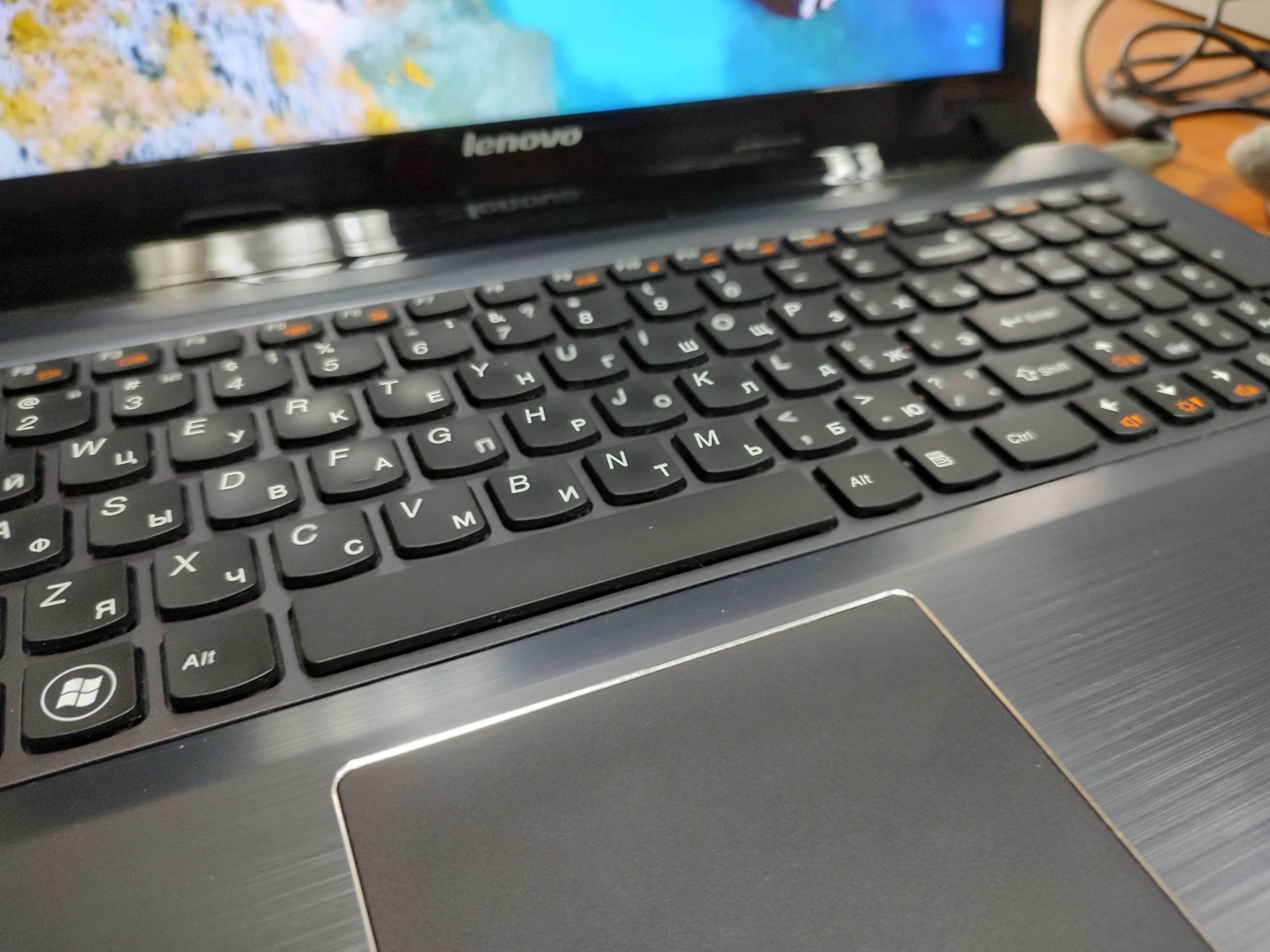 LENOVO V580, i3-2310M,8 гб DDR3,128 gb ssd + Гаранция 349 лв