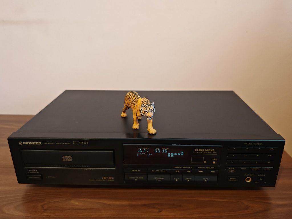 Pioneer PD-5700. Cd player de clasă. Impecabil. Ca nou. Preț fix !
