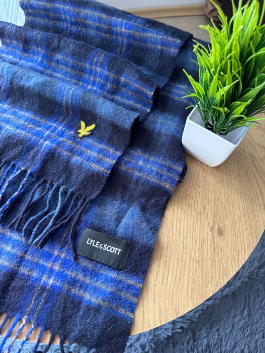 Шал Lyle & Scott Tartan Lambswool Scarf  100% естествена овча вълна.