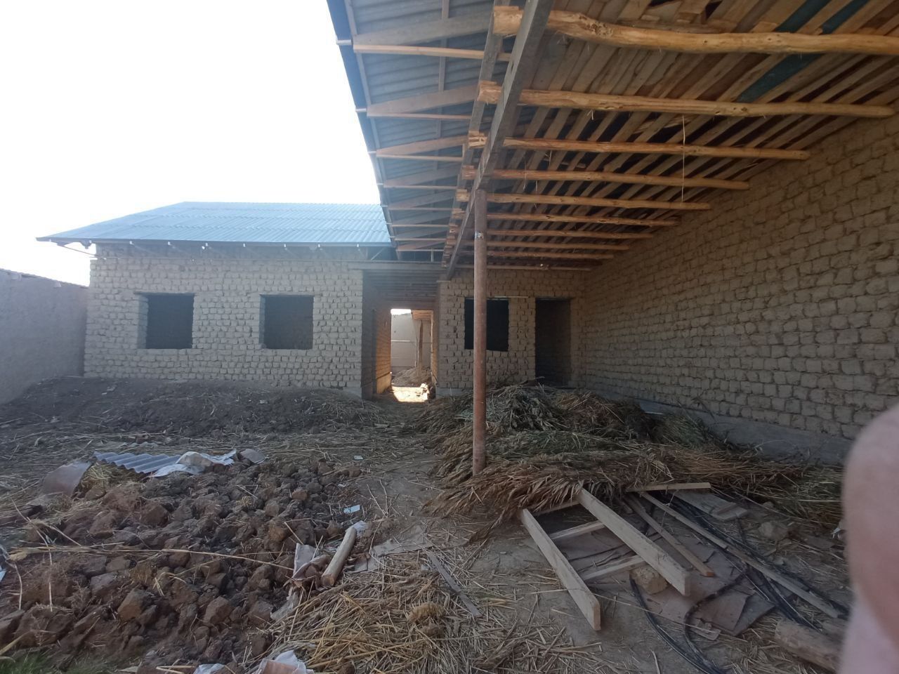 Uchastka sotiladi