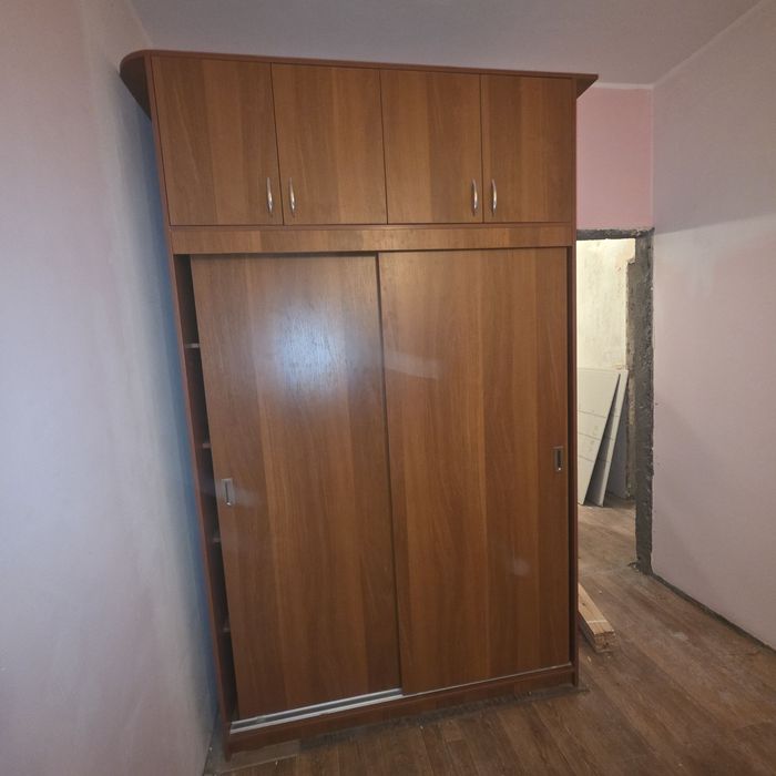 Срочно продам шкаф купе