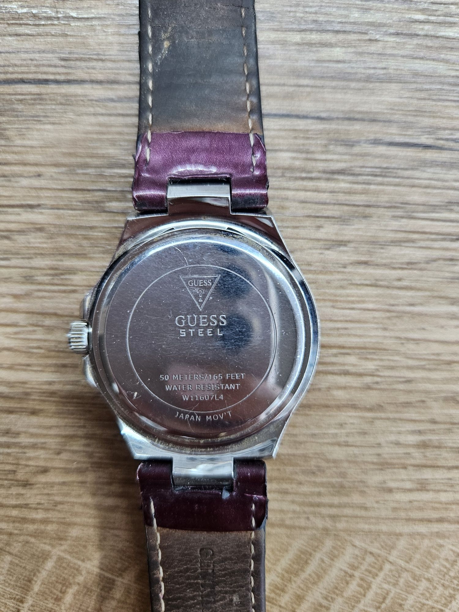 Ръчен часовник Guess