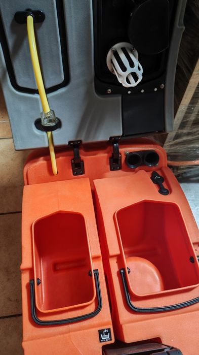 Aparat curățenie profesional  marca Hako model Scrubmaster E 10