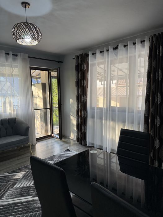 Inchiriez apartament