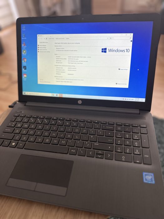 Laptop HP model 15-daO503sa
