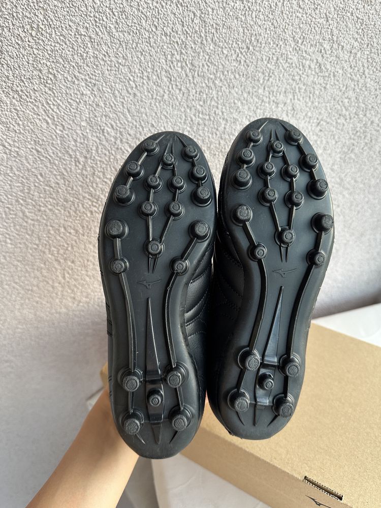 Детски футболни обувки бутонки mizuno 35 номер