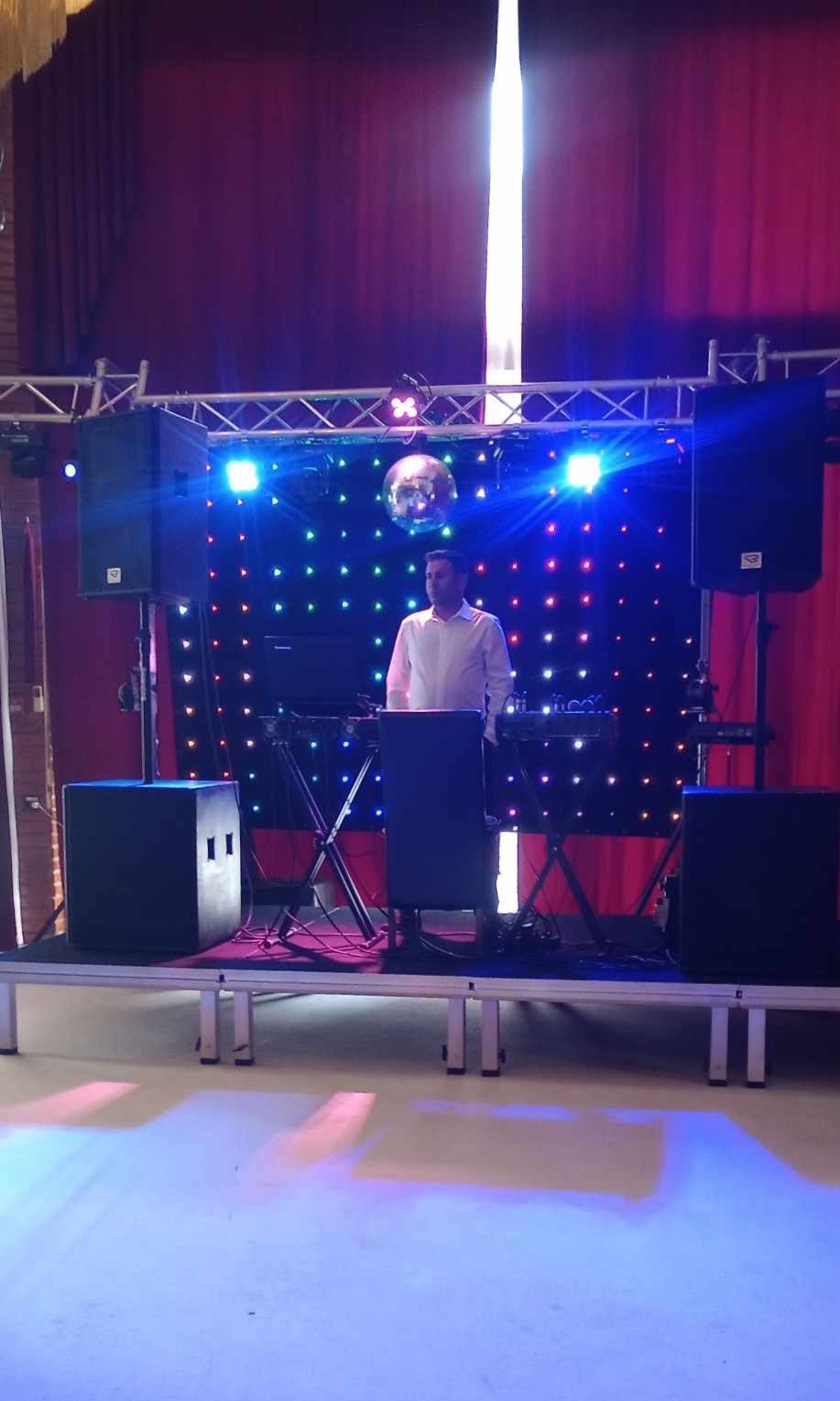 DJ Asigur sonorizare cu muzica pentru evenimente si diverse aniversari