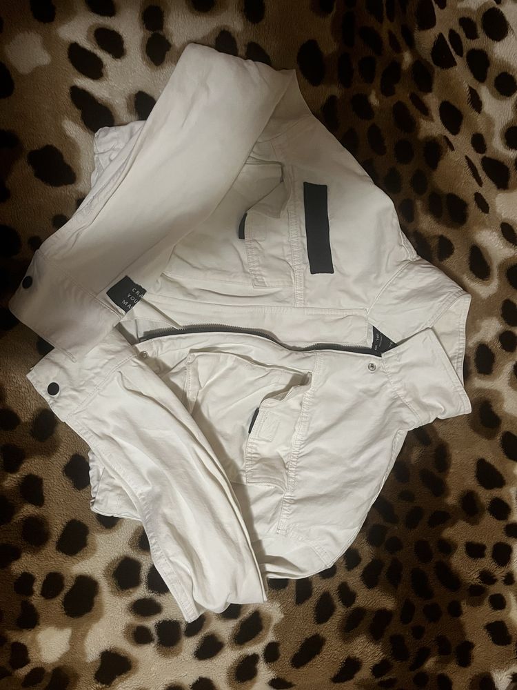 Geaca scurta Bershka
