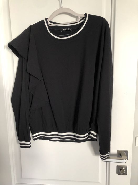 Кофта стильная красивая.