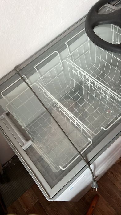 Холодильник почти новый