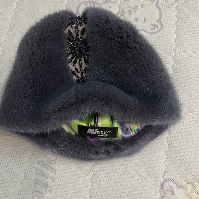 Продам норковую шапку новая как купила 2 раза одела