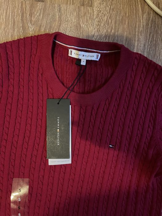 Pulovere tommy Hilfiger dama