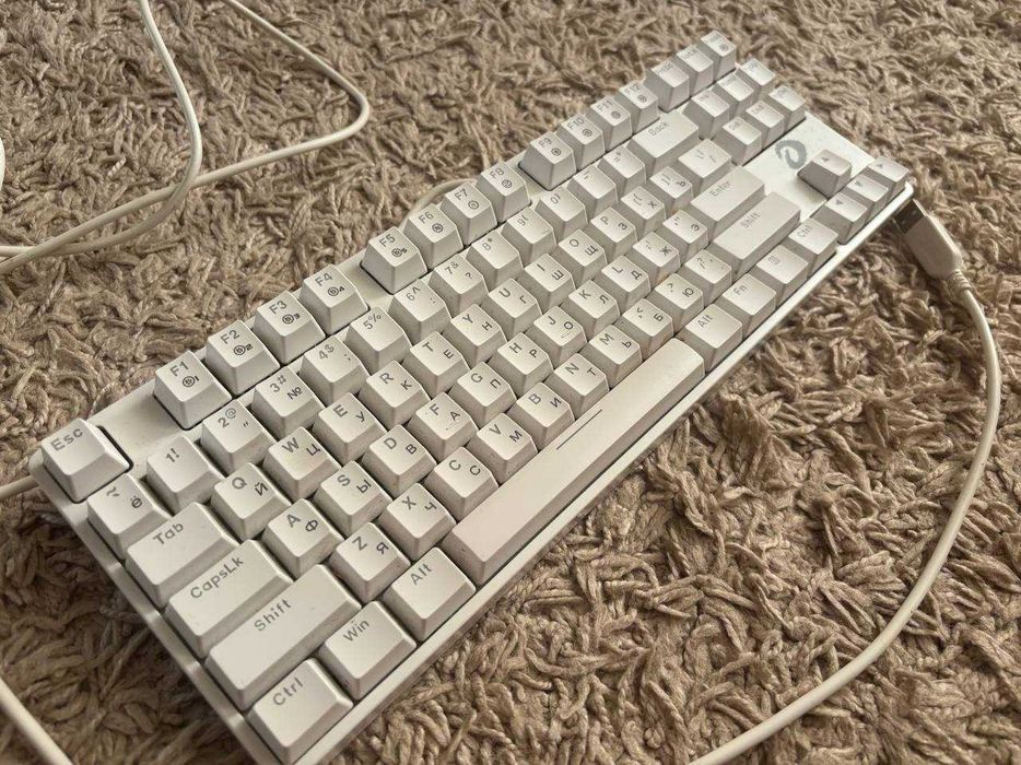 Продам проводную механическую клавиатуру Dareu EK87 с подстветкой