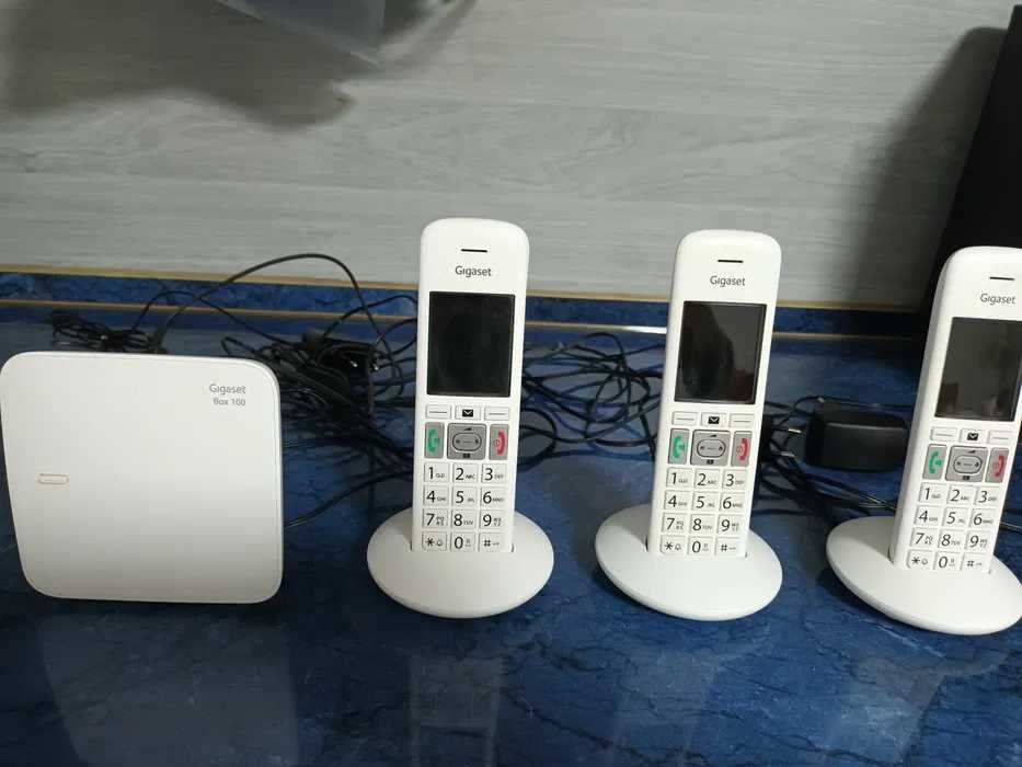 Vând set de 3 telefoane fără fir Gigaset E370HX