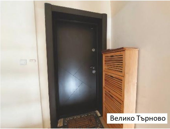 Продава се  тристаен обзаведен апартамент в Кольо Фичето