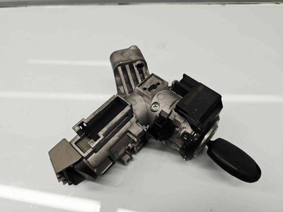 Contact cu cheie Ford Fiesta 6 [Fabr 2008-2019] 8V513F880CC 1.4 TDCi