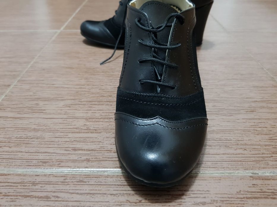 Vând Pantofi noi piele nr.36