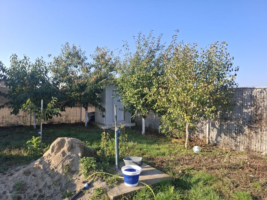 Vând teren Cristian